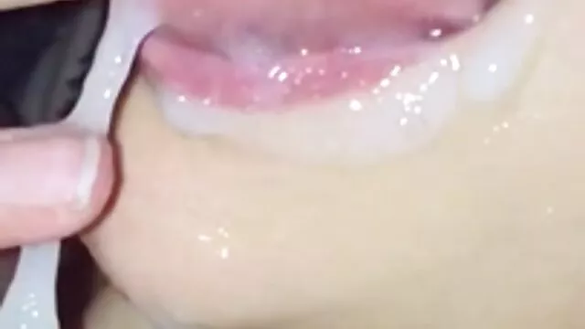 Drocher با نامادری خود رابطه جنسی برقرار می فیلم سکس پیرزن با پسر کند.