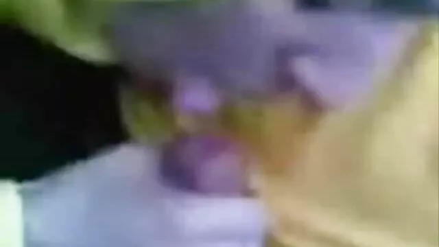 ویبراتور را با آلت فیلمسکس پیرزن تناسلی عوض کردم.