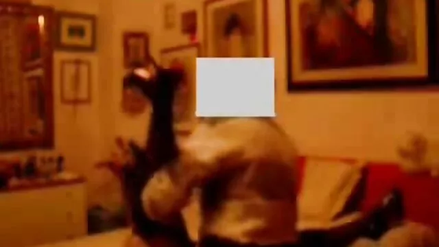 عوضی های برهنه در مقابل پیرزنسکس دوربین برای پول و شهرت