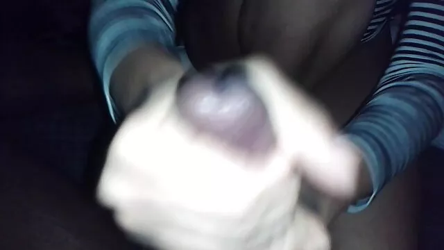 بچه ها سکس پیرزن حشری در مطب رابطه جنسی برقرار می کنند.
