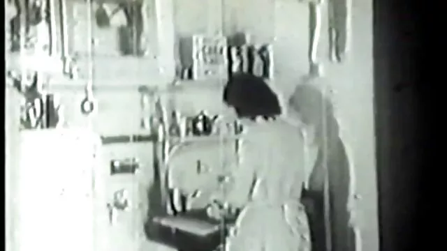 سبزه سه پورن پیرزن دختر را لعنتی کرد.