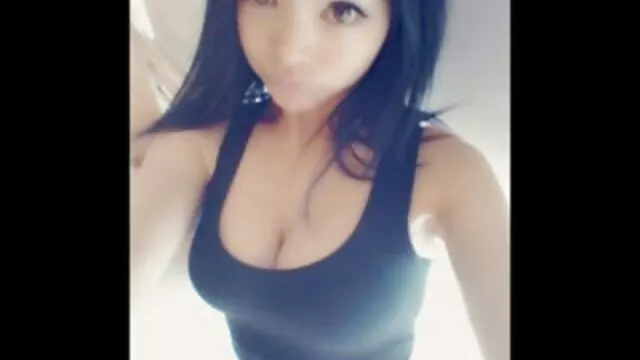 او پیشنهاد می کند که با آلت تناسلی بزرگ sex پیرزن سرگرم شوید.