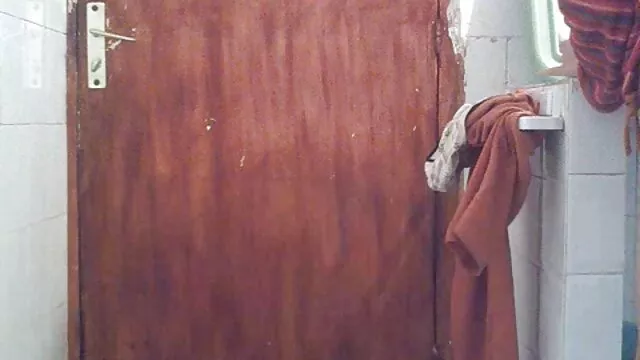 همسر جوان شوهرش را سگس پیرزنها فریب می دهد و مرد طاسی را جلوی او پیچ می دهد