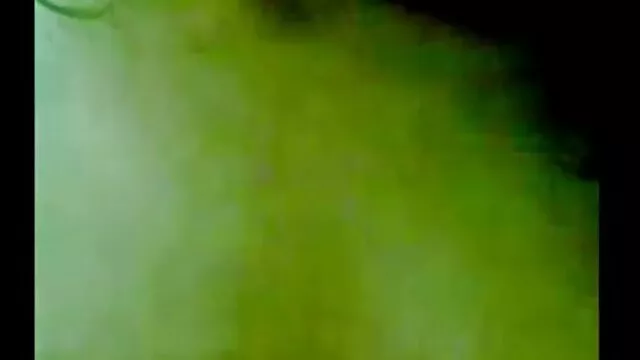 لزبین جوان کس پیرزن cunnilingus زیبا می سازد و در یک بازیگری خصوصی سخت کار می کند